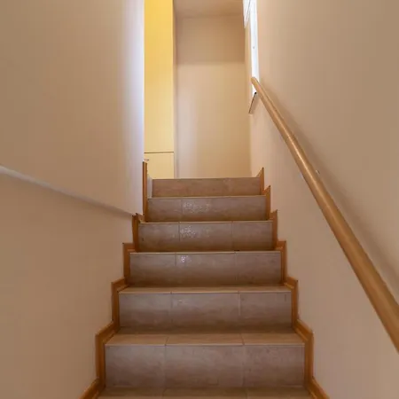 Dc Executive Homes Vila