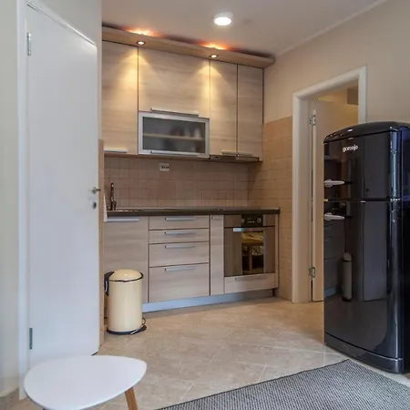 Dc Executive Homes *